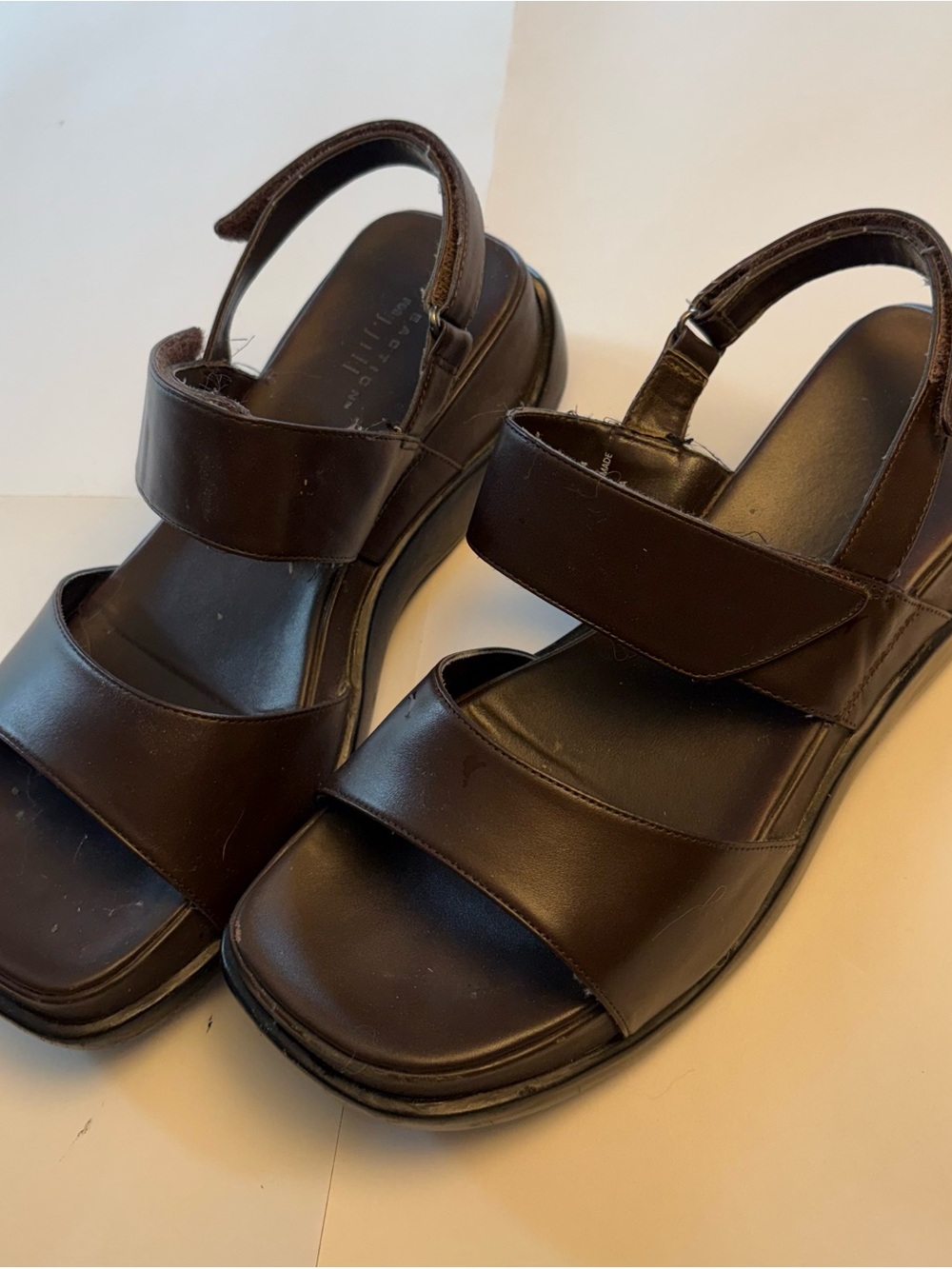 Kenneth Cole Dark Brown Leather Velcro Sandals